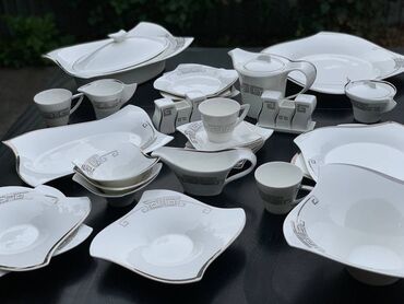 продам посуду: Столовый сервиз gucci новый  92 предмета (12 персон): тарелки 26 см -