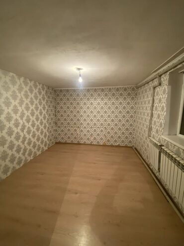 комната кызыл аскер: 25 м², 1 комната, Теплый пол, Бронированные двери, Забор, огорожен