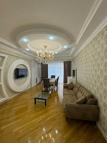 ev elanlari: Park Azure Residence-də 2 otaqlı kirayə mənzil Ünvan: Bakı, 8 Noyabr — 2