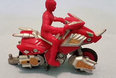 cc sandale: Motor igracka stanje se vidi na slikama. velicina oko 8 cm — 1