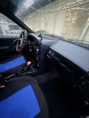 Volkswagen: Volkswagen Passat: 1994 г., 1.8 л, Механика, Универсал — 11