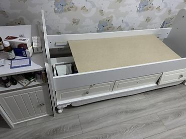 korpə beşiyi: Uşaq beşiyi və alt hissəli komod/çekmece bloku - Rəng: ağ - Material — 3