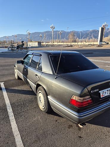 Mercedes-Benz: Mercedes-Benz W124: 1993 г., 2.8 л, Механика, Бензин, Седан — 5