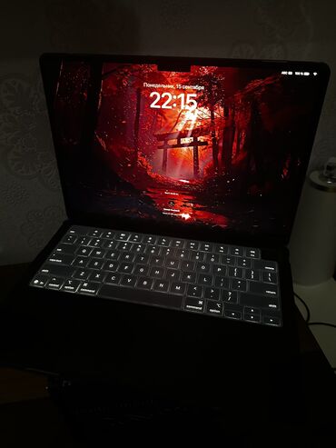 Кастрюли: MacBook Air 13.6” (2025) – Midnight, 512 GB 1 aydan azdi alinib (11 ay