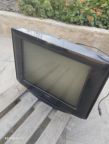 Televizorlar: Samsung kineskop televizor - Ekran: təxminən 21–25 düym əyilmiş — 2
