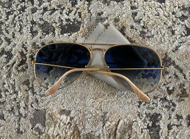 Ostala ženska odeća: Original žense naočare (Guess, Ray Ban) U dobrom stanju, cena po — 12
