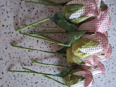 Süni güllər: Dekorativ mini çiçək dəstəsi – toxuma fakturalı qızılı simli parıltılı — 13