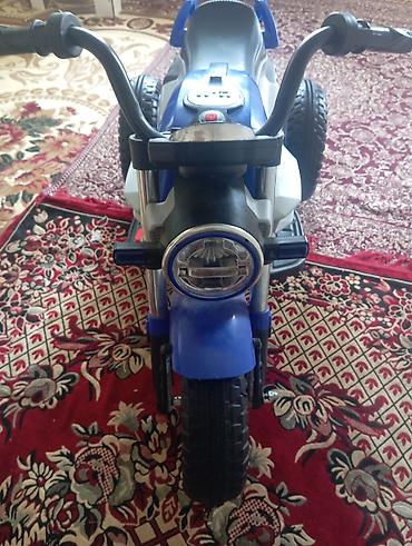 usaq oyuncagi: Uşaq üçün elektrikli üçtəkərli motosiklet - Rəng: mavi-boz detallı - — 3