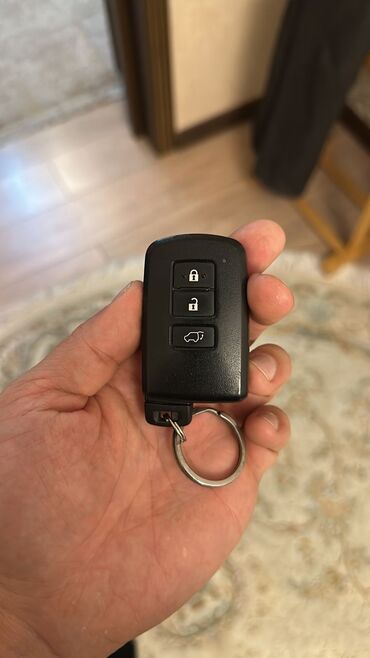 ключи тайота: Продаю ключ от Тойоты 
продаю ключи Toyota оригинал