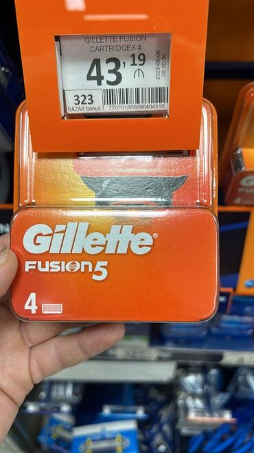 təbii saç satışı: Gillette fusion 5 tezedir.4 eded 5 bicaqlidir.Sehv alinib.Ceki
