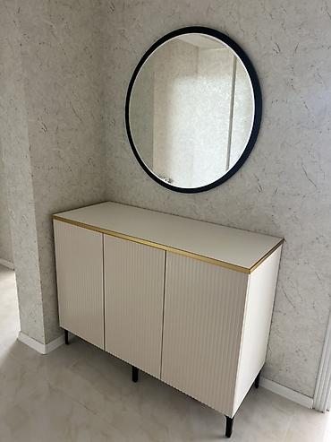 2 ci el guzgu: Modern konsol və yuvarlaq güzgü dəsti - Dizayn: Minimalist və eleqant — 1