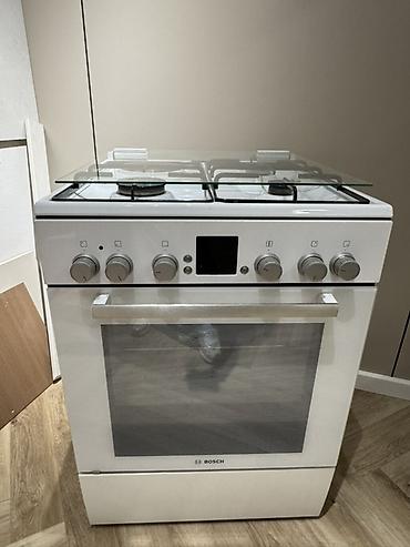 кухонный аристон: Холодильник Hotpoint-Ariston + напольная плита Bosch Холодильник: - — 2