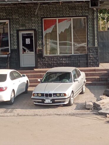 я ищу бмв: BMW 5 series: 1993 г., Бензин, Седан