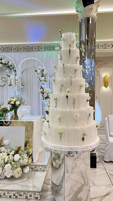 Съедобные букеты: ✨ ТРЕНДОВЫЕ ТОРТЫ, КОТОРЫЕ ХОЧЕТСЯ ФОТОГРАФИРОВАТЬ ✨ Сейчас торт — это — 19