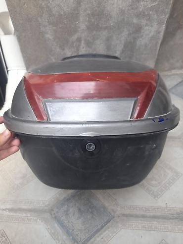 Ehtiyat hissələri: Moped/Motosiklet üçün arxa baqaj qutusu (top case) - Material: möhkəm — 1