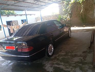 ses bogucu: Mercedes-Benz 270: 2.7 l | 2000 il Sedan — 4
