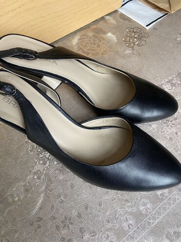 лакированные женские туфли: Туфли 35, цвет - Черный
