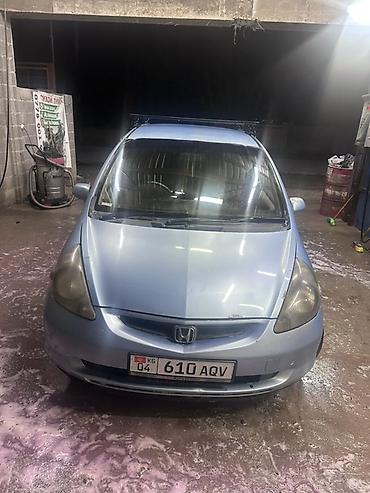 толка алмашам: Honda Fit: 2002 г., 1.5 л, Вариатор, Бензин, Хэтчбэк — 4