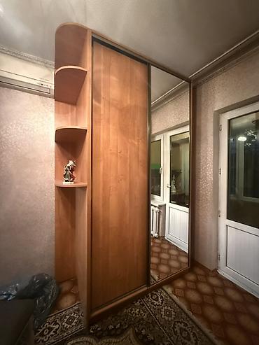 старый уголок: Гарнитур для зала, Б/у, Шкаф, ДСП, цвет - Коричневый — 1
