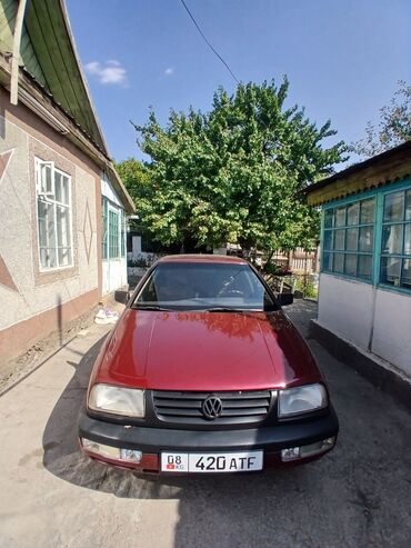 бу наборы ключей: Volkswagen Vento: 1994 г., 1.8 л, Механика, Бензин, Седан