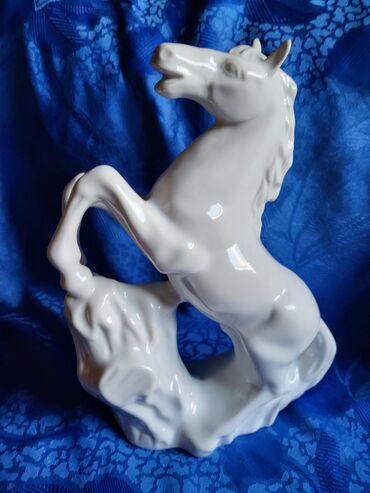 Ostali kućni dekor: Konj velik,vintaz,nov porcelanski. Porcelanski konj. mereni — 1