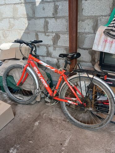 спорт комплект: Продаю велосипед рама железный прочный сост хорош цена 10.000сом