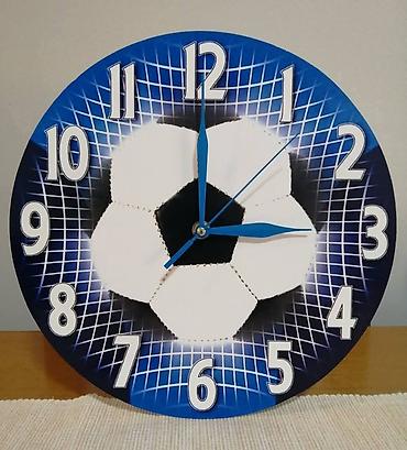 Satovi za kuću: Ima vise velicina. Okrugli 28,5 cm. precnik 2400 din. 27x35 cm.2400 — 27