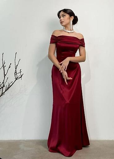 Ziyafət və xüsusi günlər üçün uzun, zərif qadın donu. Model tünd lalafo.az -da Ziyafət və xüsusi günlər üçün uzun, zərif qadın donu. Model tünd