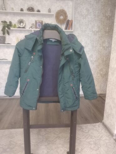 осенние куртки мужские: Продается осенне весенняя куртка на мальчика, рост 122 см. Куртка