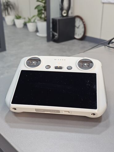 агро квадрокоптер: Продаю DJI RC (пульт с экраном) Оригинальный пульт с встроенным