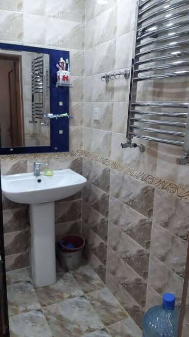 Uzunmüddətli kirayə mənzillər: Binəqədi rayonu,avtovağzal metrosuna piyada 5 dəqiqəlik məsafədə, 5 — 8