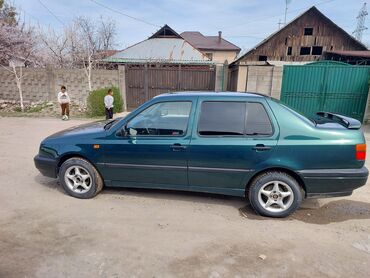 Volkswagen: Volkswagen Vento: 1995 г., 1.8 л, Механика, Бензин, Седан — 12