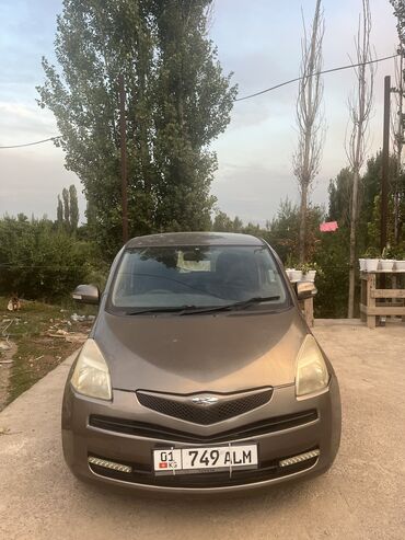 хетчбек: Toyota Ractis: 2005 г., 1.3 л, Автомат, Бензин, Хэтчбэк