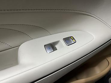 Солнцезащитные шторки и зонты: Ролл-шторка, Б/у — 3