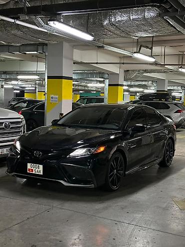 на кару: Toyota Camry: 2021 г., 2.5 л, Автомат, Бензин, Седан — 2