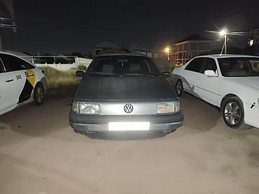 box: Volkswagen Passat: 1988 г., 1.8 л, Механика, Бензин, Седан — 4