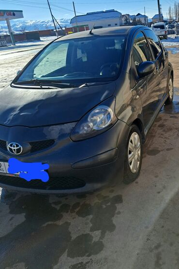 Toyota: Toyota Aygo: 2009 г., 1 л, Механика, Бензин, Седан