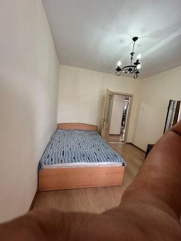 Долгосрочная аренда квартир: 4 комнаты, Риэлтор, С мебелью полностью — 3