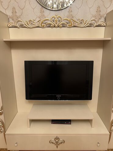 tv stend işlənmiş: İşlənmiş, TV stend, Kredit yoxdur