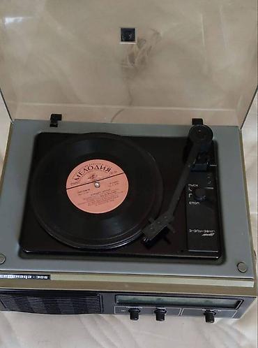 antik samovar: 1974 cü ilin qədimi patefonu. Serenada 306. Tam işləkdir. Üstündə 5 — 2