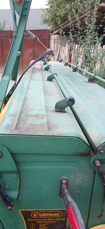 Traktorlar: Traktor MTZ (Belarus) tipli, 4x2 təkər quruluşlu, kabinalı. Dizel — 6