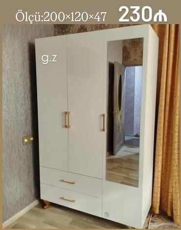 Komodlar: *Dolab 3 qapılı-230Azn* *İstehsal Rusiya Laminat 18/lik qalınlıqda*
