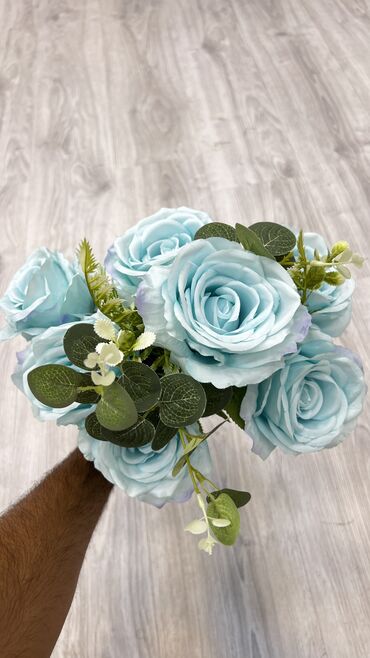 Süni güllər: Suni gullerin topdan perakenden satisi
5 azn baslayan qiymetler — 6