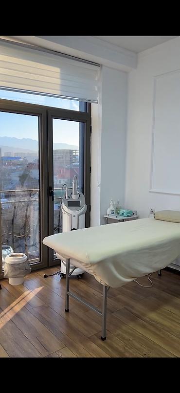 Другое оборудование для бизнеса: Продаем готовую массажную студию. В студии есть зона ресепшена, зона — 1
