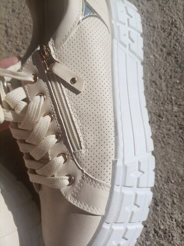 Trainers: 40, color - Beige