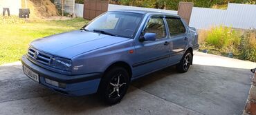 продажа ивеко дейли: Volkswagen Vento: 1993 г., 1.8 л, Механика, Бензин, Седан