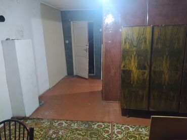 Uzunmüddətli kirayə mənzillər: Mənzildə istifadəyə yararlı əşyalar var. Otaqlarda mebel və xalçalar