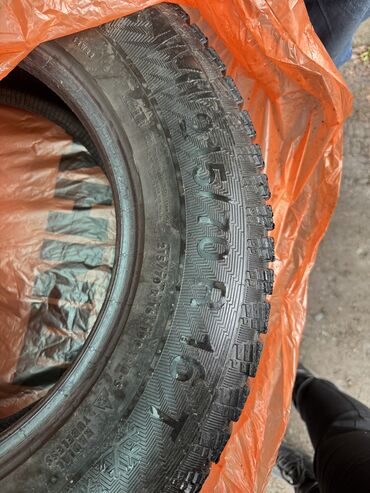 зимнее колесо: Колеса 2 штуки с шипами зимние 

215/70 r16