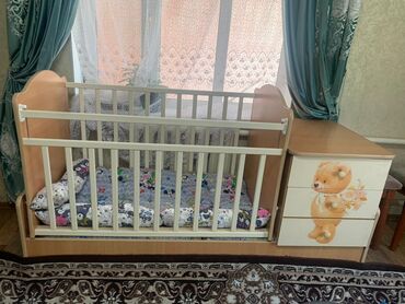 детскую деревянную кроватку: Для девочки, Для мальчика, Б/у