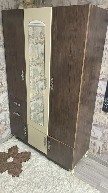 madeyra metbex mebelleri: İşlənmiş, Açılan, 3 qapılı Düz dolab, Dolab-asılqan